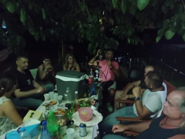 Cornelia Hippie Magic Bus Villa Kíssamos Dış mekan fotoğraf